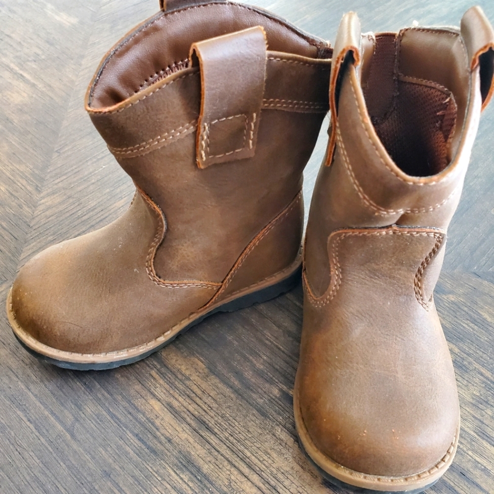 Cat and Jack boots size 6